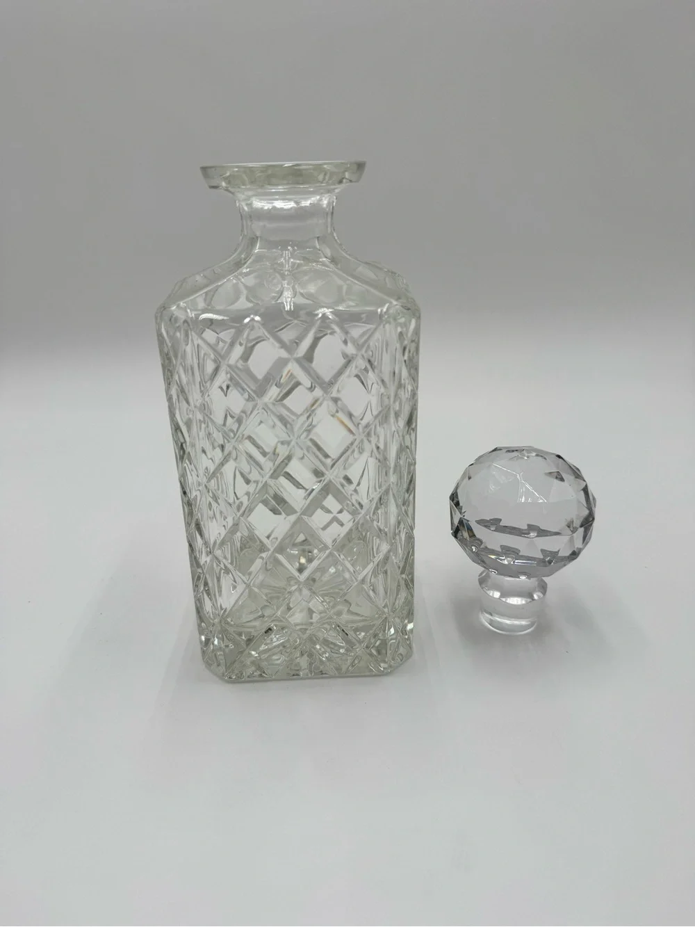 Classic Clear 24%+ Lead Crystal Cut Glass Decanter  w/Faceted Stopper Yugoslavia